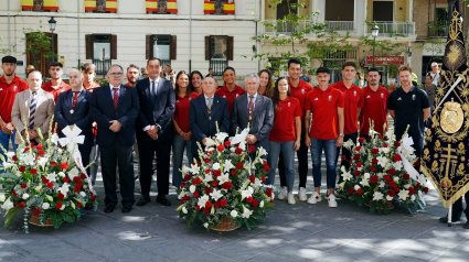 El Granada participa en los cultos a la Patrona de Granada