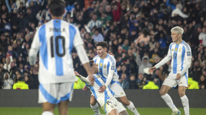 Julián Álvarez marcó un golazo y lideró el triunfo argentino ante Chile.