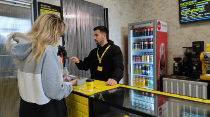 La cafetería de Alberto está junto a la Biblioteca Universitaria del Campus Sur