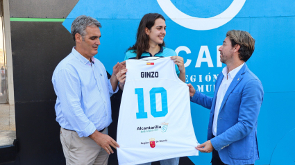 Paula Ginzo, presentada como nueva jugadora de Hozono Global Jairis