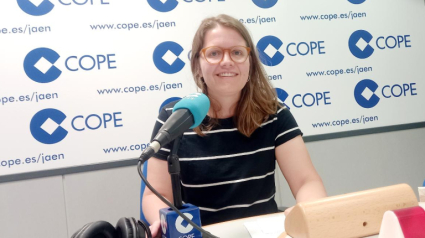 Macarena Castillo en los estudios centrales de COPE Jaén