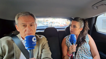 El coche de la Feria con Carmen Rodenas y el presidente de Eurocaja Rural, Javier López Martín