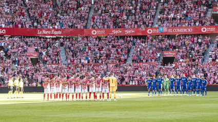 Minuto de silencio en el derbi asturiano.