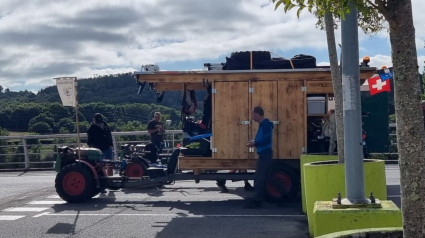 Estos singulares peregrinos pasaron por Lugo en dirección a Santiago de Compostela
Estos singulares peregrinos pasaron por Lugo en dirección a Santiago de Compostela
Estos singulares peregrinos pasaron por Lugo en dirección a Santiago de Compostela