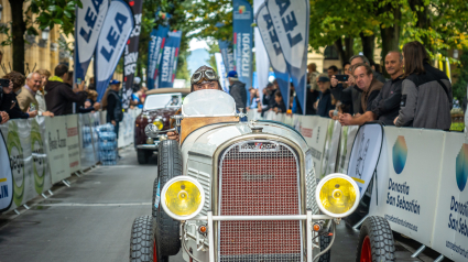 Coche participante en el rally de coches San Sebastián Circuit Spirit