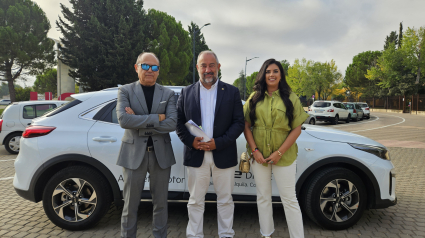 El coche de la Feria con Carmen Rodenas y Julián Garde, rector de la UCLM