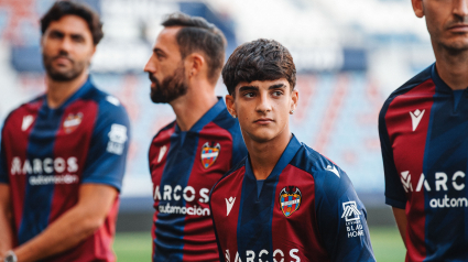 Víctor Fernández ya tiene ficha para debutar con el Levante UD