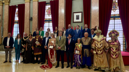 Presentación de los cargos festeros de Moros y Cristianos