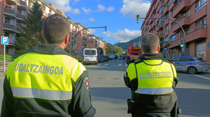 La policía municipal acordona el barrio de San Adrián