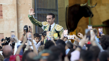 Enrique Ponce, a hombros este sábado en La Glorieta de Salamanca