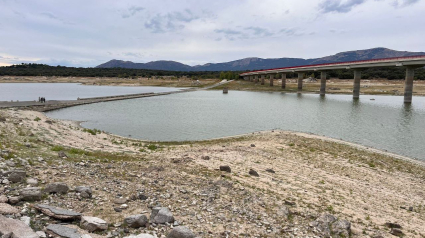 Las obras en el embalse de Valmayor destapan un puente del siglo XVIII