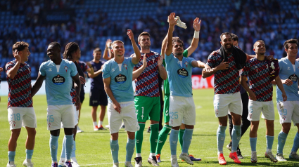 El equipo celebra el triunfo logrado ante el Valladolid