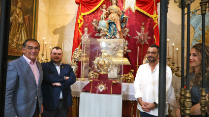 Momento de la presentación de la Corona de la Virgen de la Aurora de Lorca