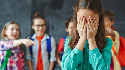 Niños haciendo bullying