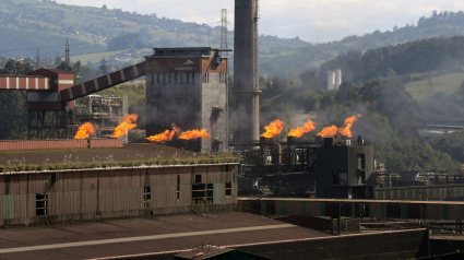 Vista de la zona donde se produjo la explosión en la factoría de ArcelorMittal en Gijón