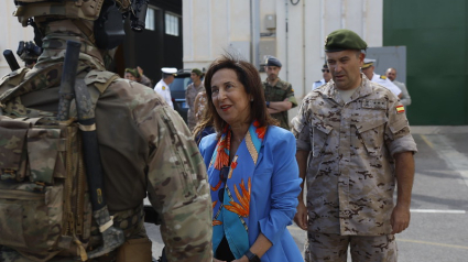 Robles visita adiestramiento de ucranianos en Cartagena