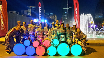 El grupo de percusión ha estado presente en el GP de Azerbaiyán animando a los presentes con su ritmo.