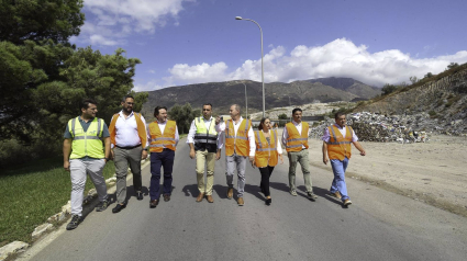 Visita del presidente de la Diputación de Granada, Francis Rodríguez, a Vélez de Benaudalla

La Diputación de Granada va a realizar una serie de inversiones clave para modernizar la planta y mejorar la capacidad de gestión de la planta de recuperación y compostaje de residuos de Vélez de Benaudalla, en la comarca de la costa. El coste total de las actuaciones ascenderá a 6.475.000 euros.

POLITICA ANDALUCÍA ESPAÑA EUROPA GRANADA AUTONOMÍAS
DIPUTACIÓN