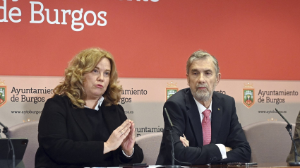 La alcaldesa de Burgos, Cristina Ayala, y el rector de la UBU, Manuel Pérez Mateos