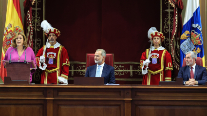 Felipe VI, en la entrega de la Medalla de Oro del Parlamento de Canarias