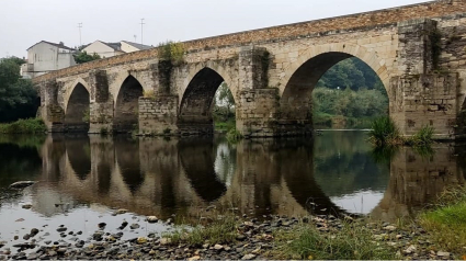 Comienza el Caudal Fest al lado del milenario puente romano de Lugo