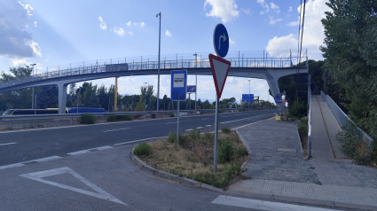 Vía de servicio de la A-6 en La Berzosilla