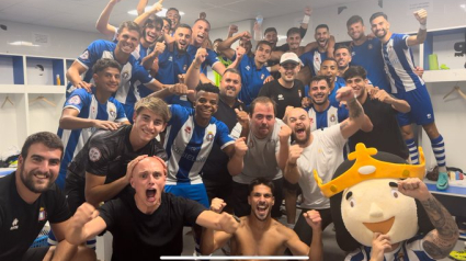 El CF Lorca Deportiva celebrando la goleada ante el filial del FC Cartagena