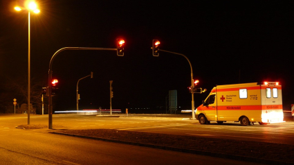 Una ambulancia durante una asistencia, en una imagen de archivo