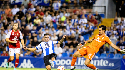 Dani Romera presiona al portero del Murcia y da paso al primer gol de la noche