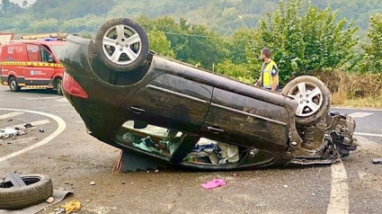 Uno de los siniestros tuvo lugar en la OU-504 tras salirse de la vía y volcar el vehículo