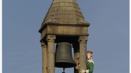 Abuelo Mayorga, fachada ayuntamiento de Plasencia