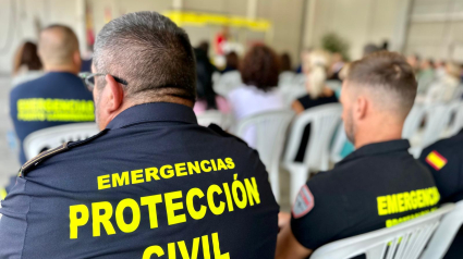 Efectivos de Protección Civil durante un acto en Lorca