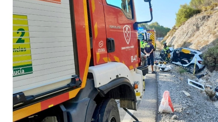 Un accidente entre dos turismos en la A-355