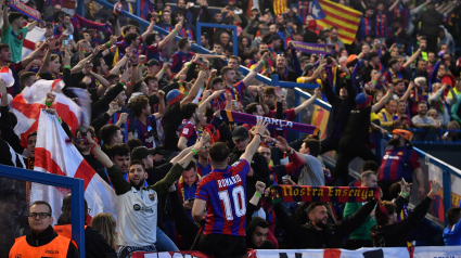 Aficionados del Barça en un partido de Champions en París.