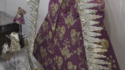 Traje Morado de la Virgen del Rocío