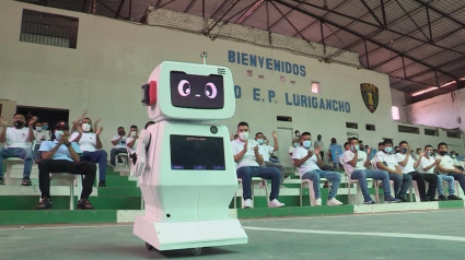 Un robot detiene a un sospechoso de un tiroteo