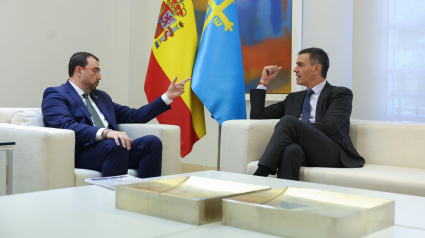 Pedro sánchez se reúne con el presidente de Asturias, Adrián Barbón