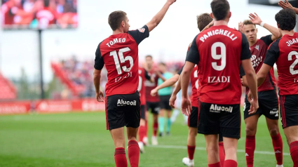 Pablo Tomeo dio la victoria al Mirandés en su duelo ante el Huesca.