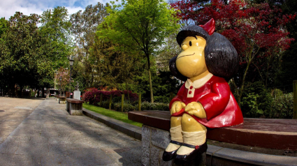 La escultura de Mafalda en el Campo San Francisco de Oviedo