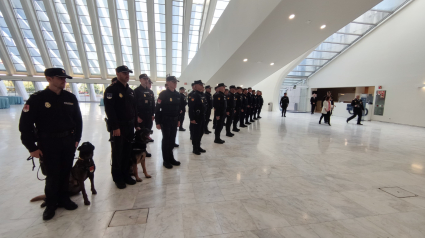 La Policía Nacional celebra la festividad de los Ángeles Custodios en el Palacio de Congresos de Oviedo