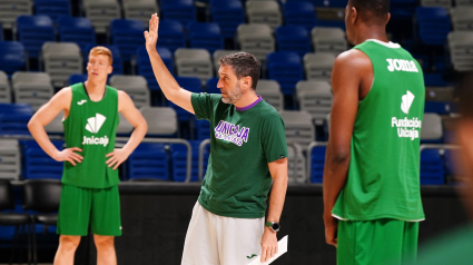 Entrenamiento de Unicaja.
Temporada 2024-2025.
Palacio de los Deportes Jose Maria Martin Carpena.
30 de septiembre de 2024.
Ibon Navarro, entrenador.