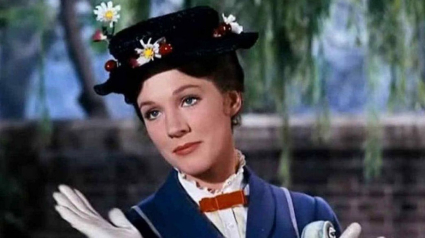 Fotograma de la película Mary Poppins, con Julie Andrews como protagonista.