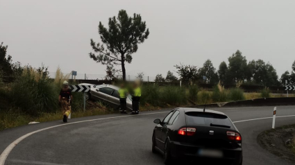 El suelo estaba resbaladizo cuando se produjo la salida de vía