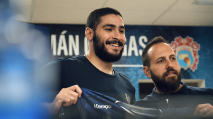 Omar Sherif posa junto a Nacho Moyano en su presentación