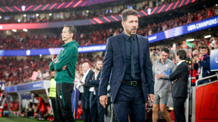 Diego Simeone, en el banquillo del Atlético de Madrid en el Estadio Da Luz de Lisboa