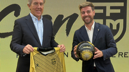 Presentación de camiseta y balón del centenario de FFRM