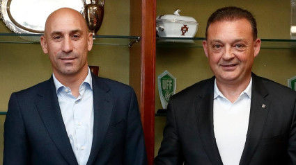 Garrido, en una visita del CD Tenerife a la RFEF junto a Luis Rubiales.