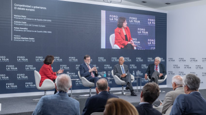 Mesa de debate con Rajoy, González y Costa en el Foro La Toja