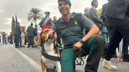 Los Agentes Jonás y Leo en el desfile de hoy en Mérida.