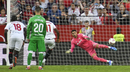 Lukebakio marca de penalti el gol del derbi (EFE)